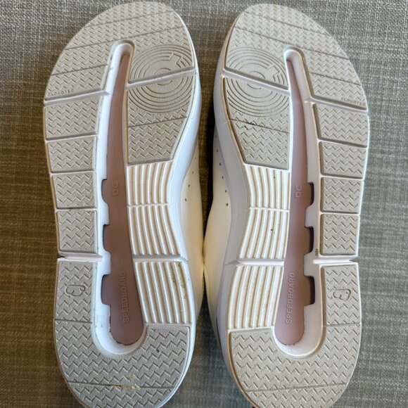 On Running Women's Athletic Shoes in Cream and White - Picture 5 of 5